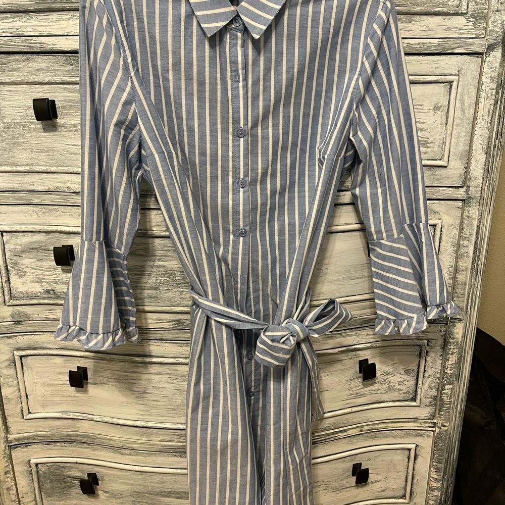 eci New York Size 8 button down dress